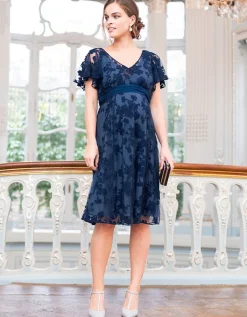 Online Seraphine Marineblaues Blumenspitzenkleid Fur Umstands- Und Stillanlasse
